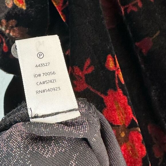 Loft Womens Black Floral Velvet Off the Shoulder Top Large NWT Fairy Grunge Chic - Picture 10 of 10